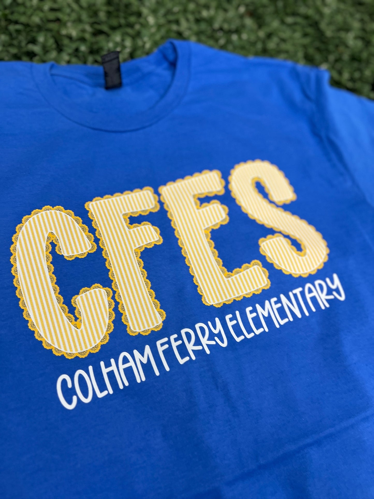 Colham Ferry Seersucker Spirit Tee - Yellow Seerksucker on Gildan Softstyle Royal